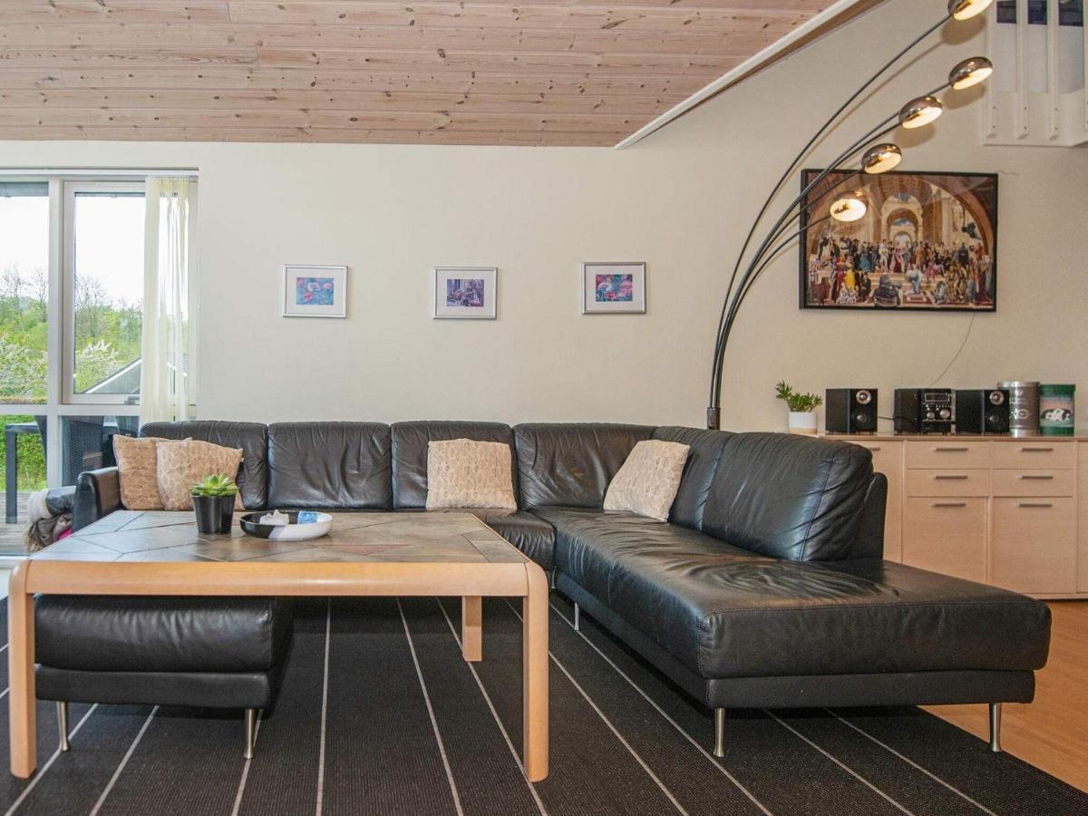 12 Person Holiday Home In Aabenraa Loddenhoj ภายนอก รูปภาพ