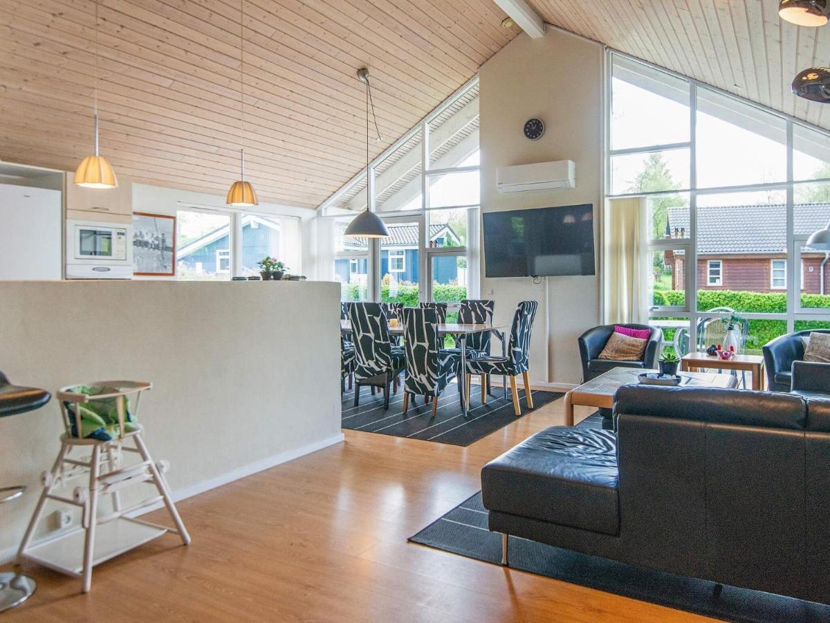 12 Person Holiday Home In Aabenraa Loddenhoj ภายนอก รูปภาพ