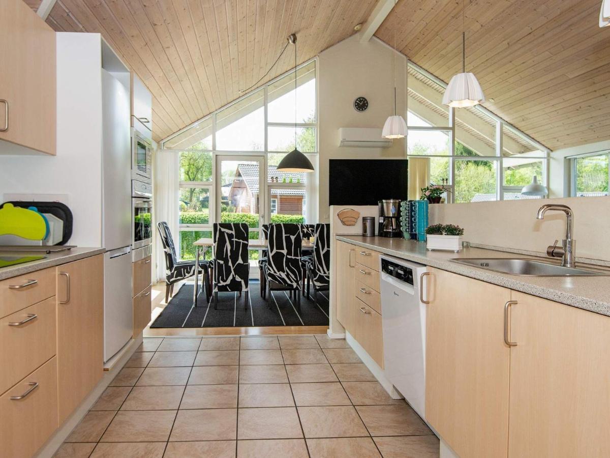 12 Person Holiday Home In Aabenraa Loddenhoj ภายนอก รูปภาพ