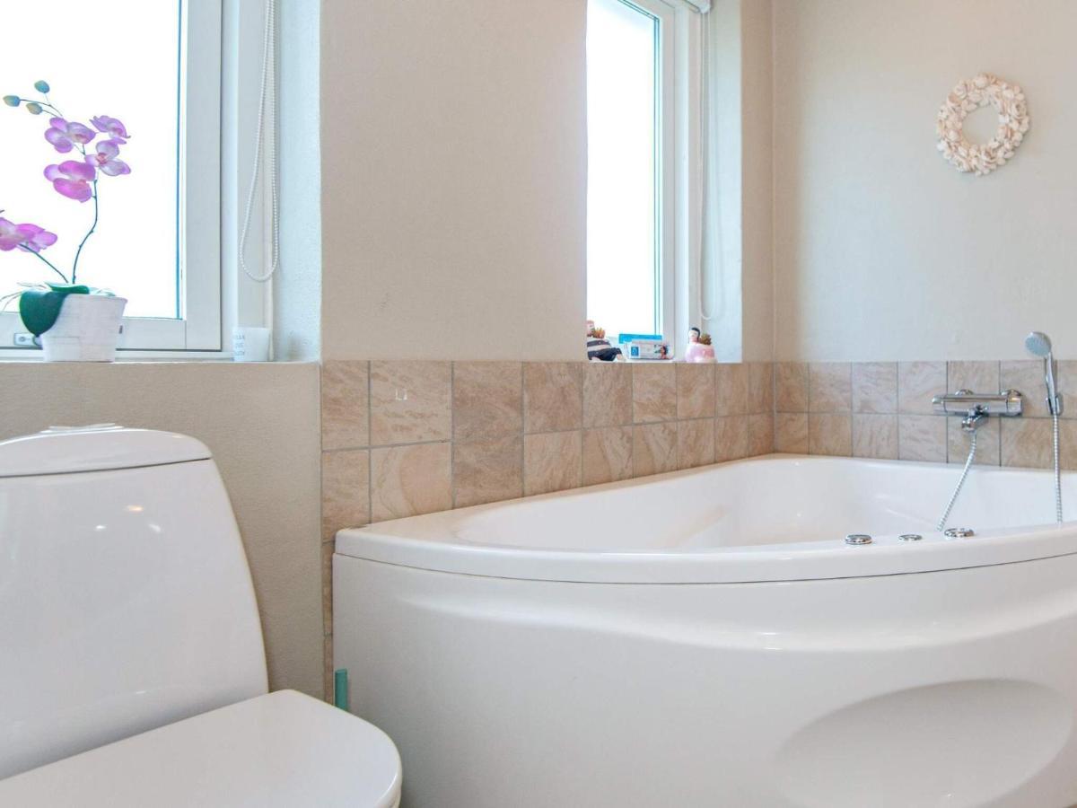 12 Person Holiday Home In Aabenraa Loddenhoj ภายนอก รูปภาพ